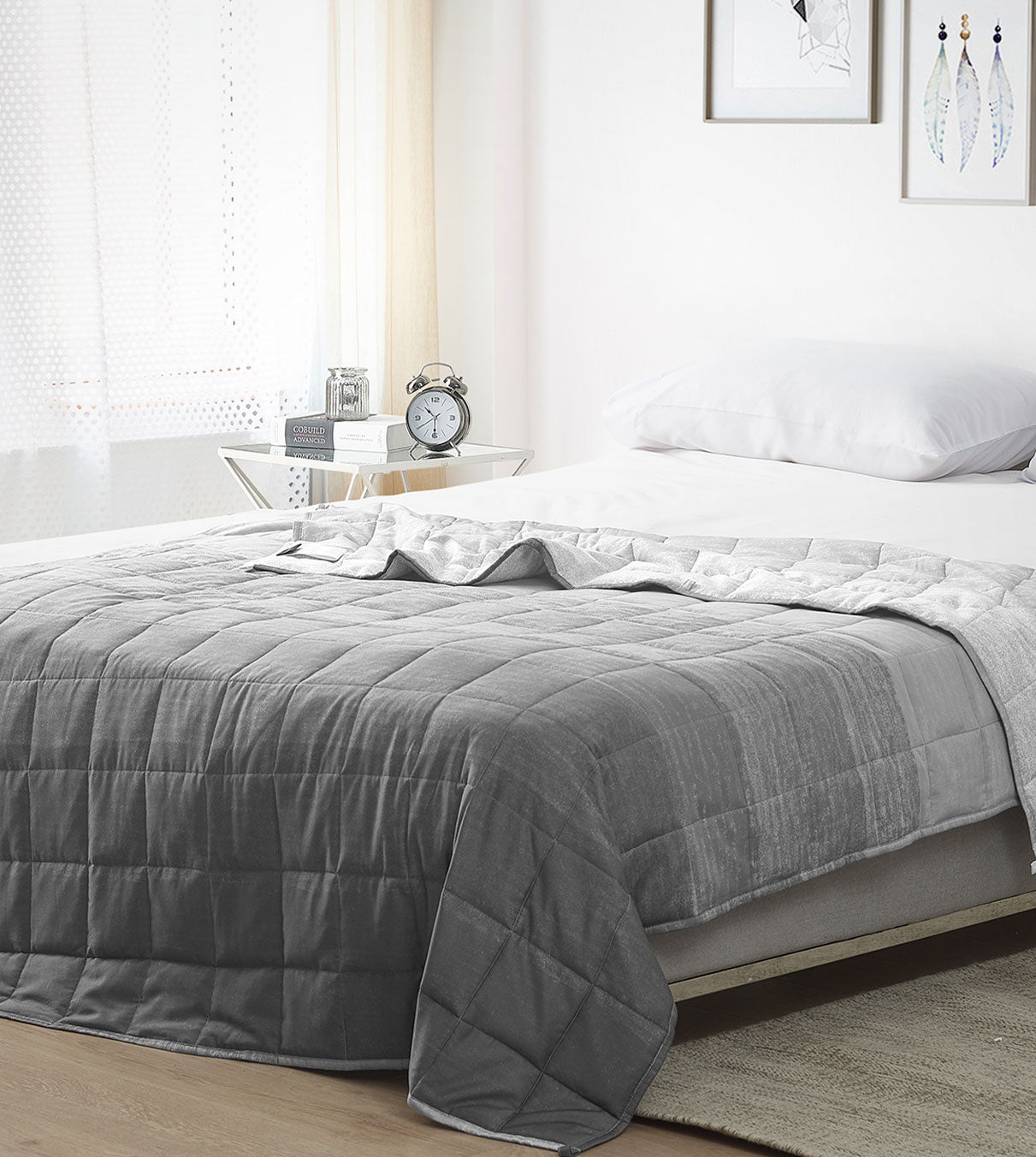 Product: Cooling Bamboo Weighted Blanket | Color: Gradient Dark Grey_