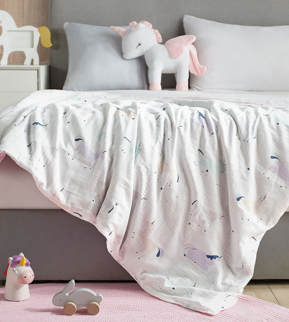 Product: YNM Weighted Blanket 10lb | Color: Cotton Unicorn 2.0