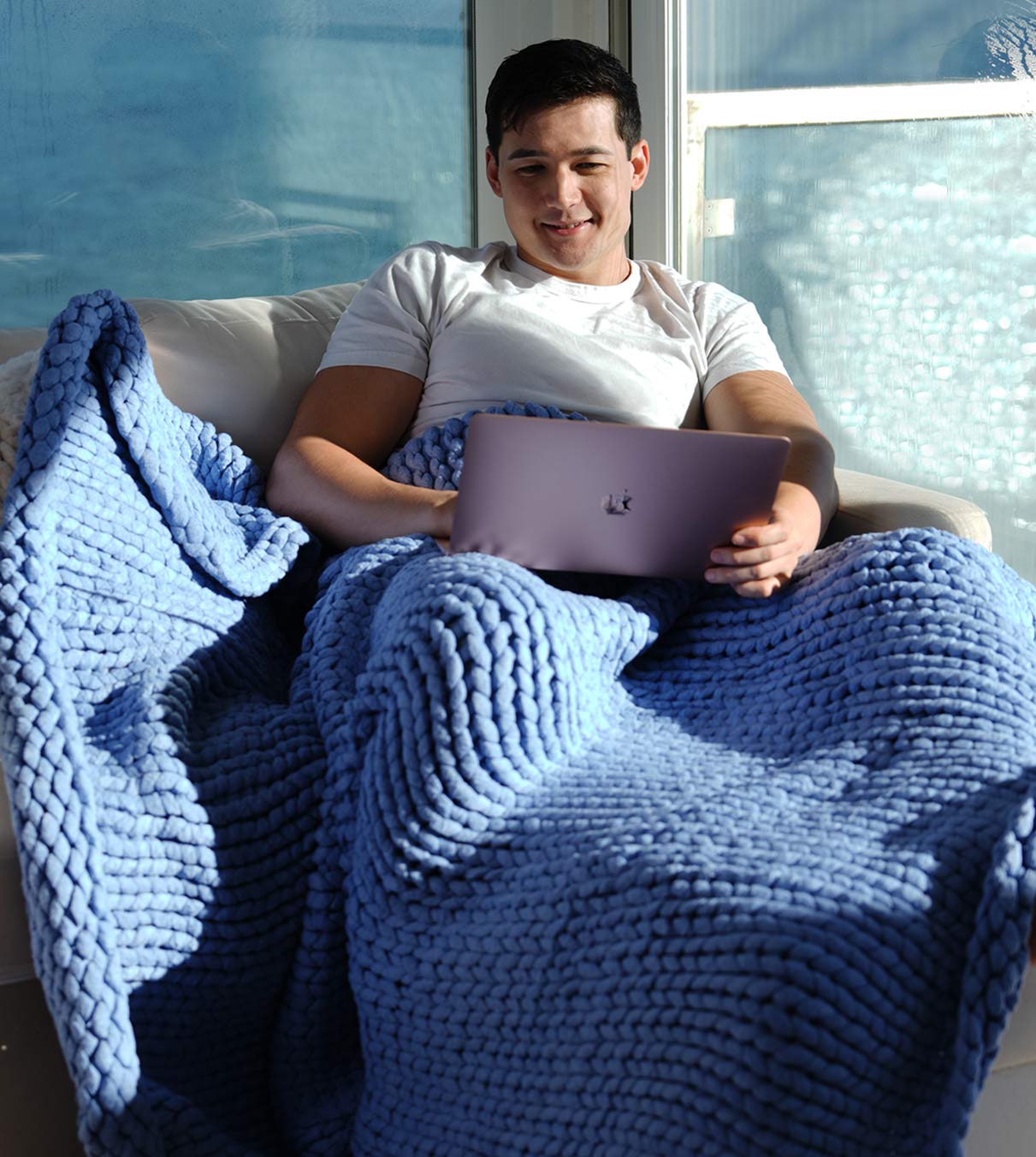 Product: Knitted Chunky Throw | Color: Cerulean Blue