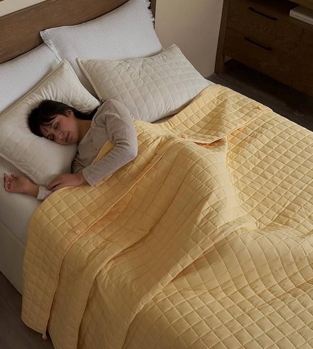 Product: Exclusive Polyester Weighted Blanket | Color: Microfiber Pastel Yellow 3.0