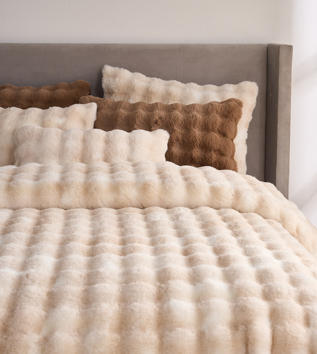 Product: Faux-Fur Weighted Blanket | Color: Bubble Tie-dye Khaki 3.0